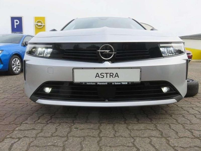 Argonsilber Gebraucht 2024 Opel Astra Enjoy Kombi | 19.790 € (Superpreis) - Bild 1/4