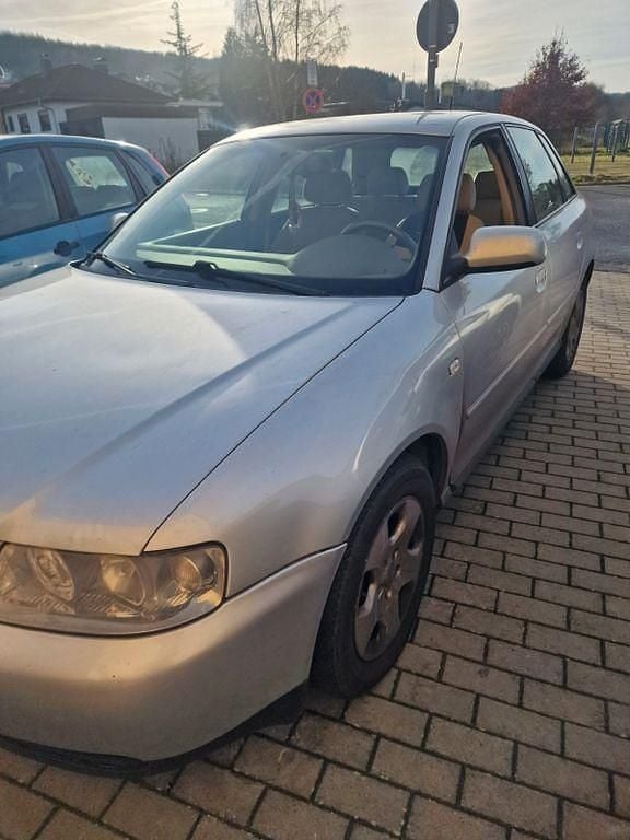 Silber Gebraucht 2001 Audi A3 Ambition Limousine | 1.700 € (Guter Preis) - Bild 1/4