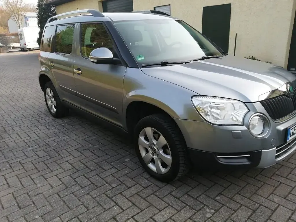 Gebraucht Skoda Yeti Plus Edition 110 PS (80 kW) 2012 Silber SUV