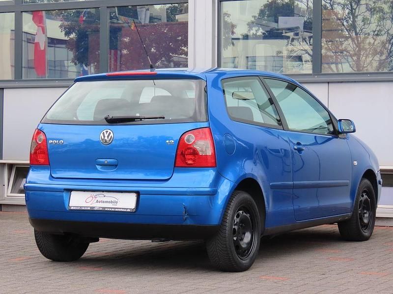Gebraucht VW Polo 64 PS (47 kW) 2004 Blau Kleinwagen