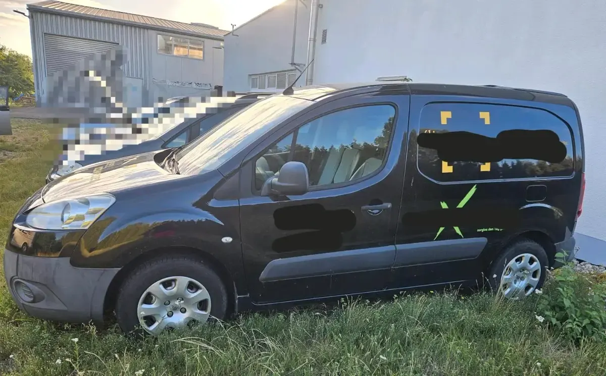 Gebraucht Peugeot Partner 90 PS (66 kW) 2013 Schwarz Van / Kleinbus