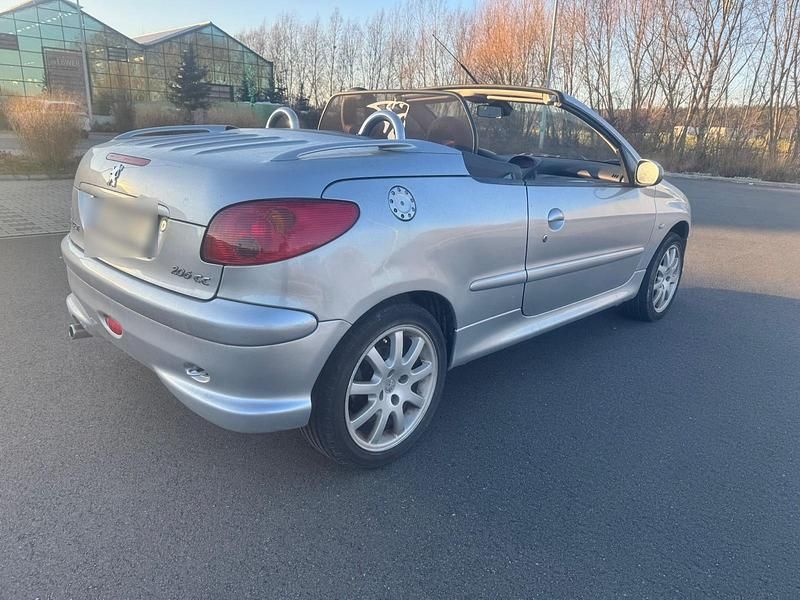 Gebraucht Peugeot 206 CC 109 PS (80 kW) 2004 Grau Cabrio