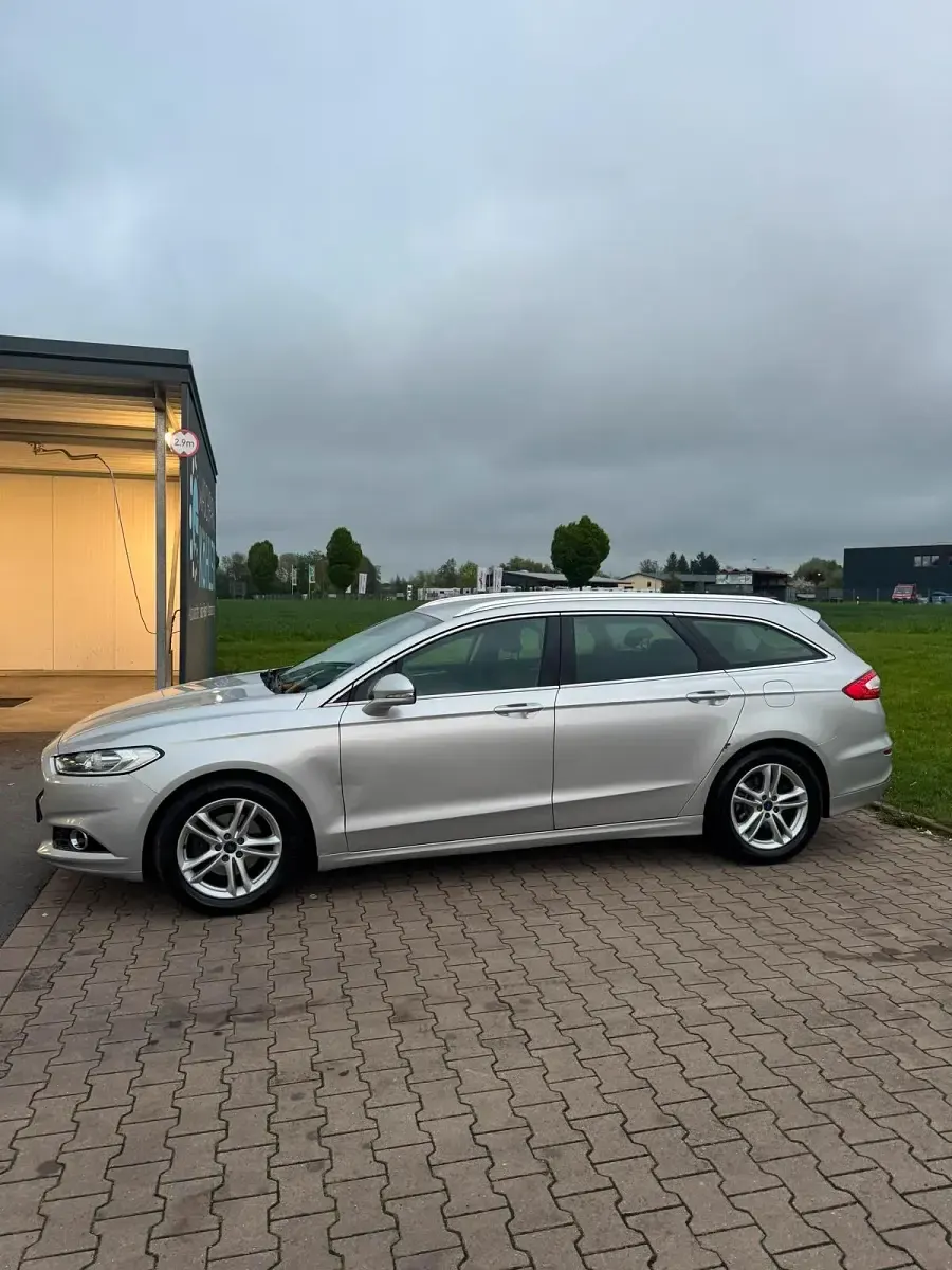 Gebraucht Ford Mondeo 150 PS (110 kW) 2016 Silber Kombi