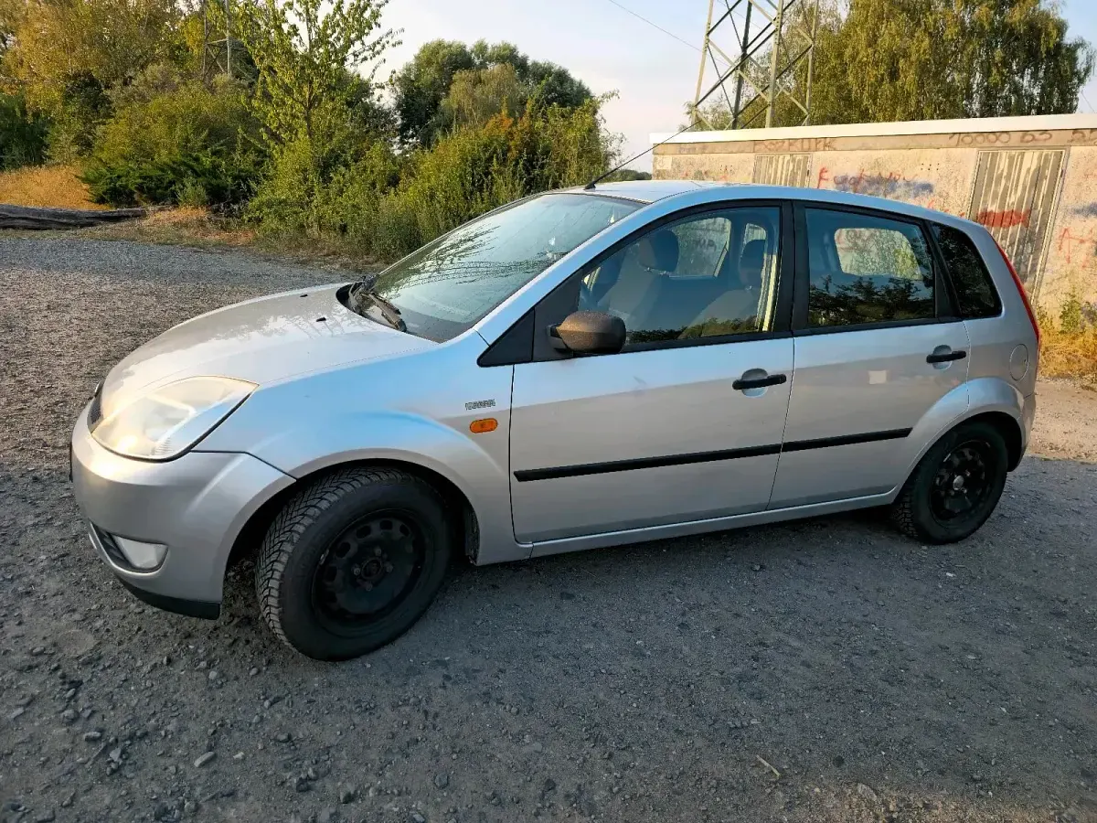 Gebraucht Ford Fiesta 68 PS (50 kW) 2004 Grau Kleinwagen
