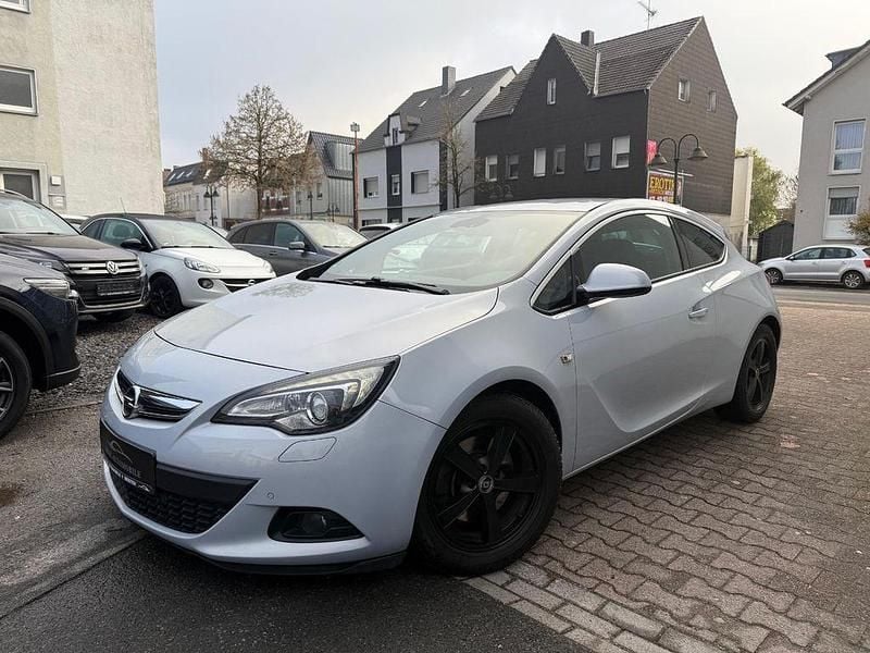 Grau Gebraucht 2011 Opel Astra GTC Innovation Coupé | 4.297 € (Superpreis) - Bild 1/4