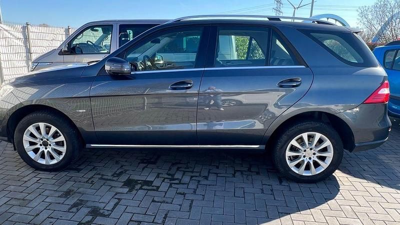 Gebraucht Mercedes ML350 258 PS (189 kW) 2012 Grau SUV