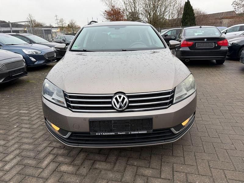 Gebraucht VW Passat Trendline 122 PS (89 kW) 2011 Braun Kombi
