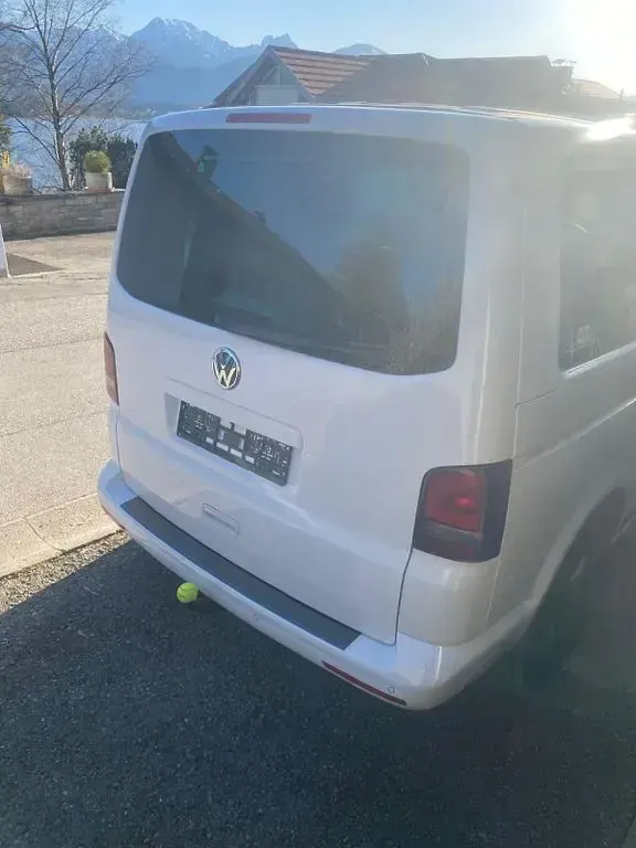 Gebraucht VW Multivan 179 PS (131 kW) 2012 Weiß Van / Kleinbus