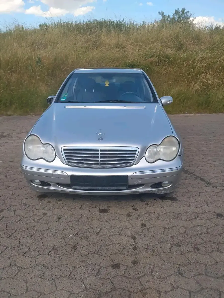 Gebraucht Mercedes C180 143 PS (105 kW) 2002 Grau Limousine
