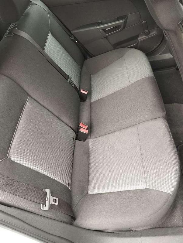 Gebraucht Opel Astra 90 PS (66 kW) 2011 Limousine