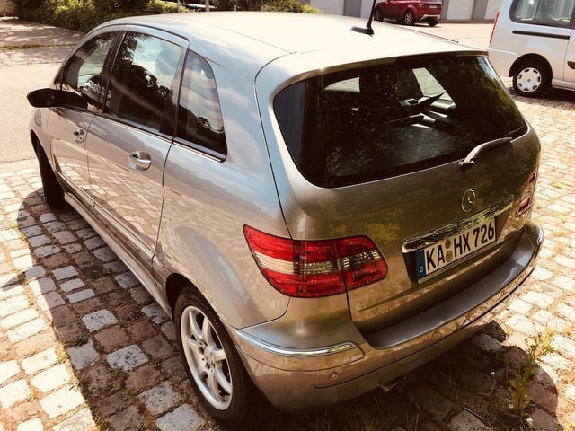 Gebraucht Mercedes B200 136 PS (100 kW) 2006 Braun Van / Kleinbus