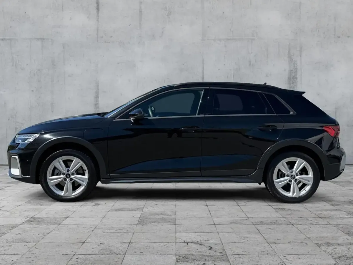 Używany Audi A3 e-tron Ambiente 204 KM (150 kW) 2025 Czarny Hatchback
