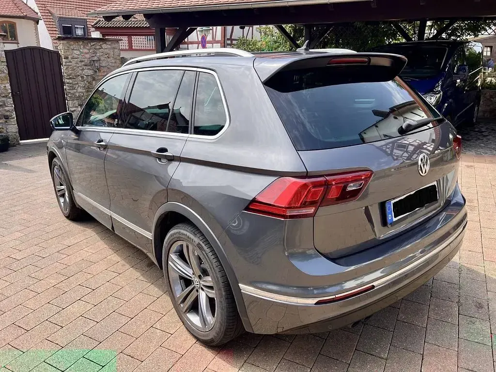 Gebraucht VW Tiguan Sound 179 PS (131 kW) 2017 Grau SUV