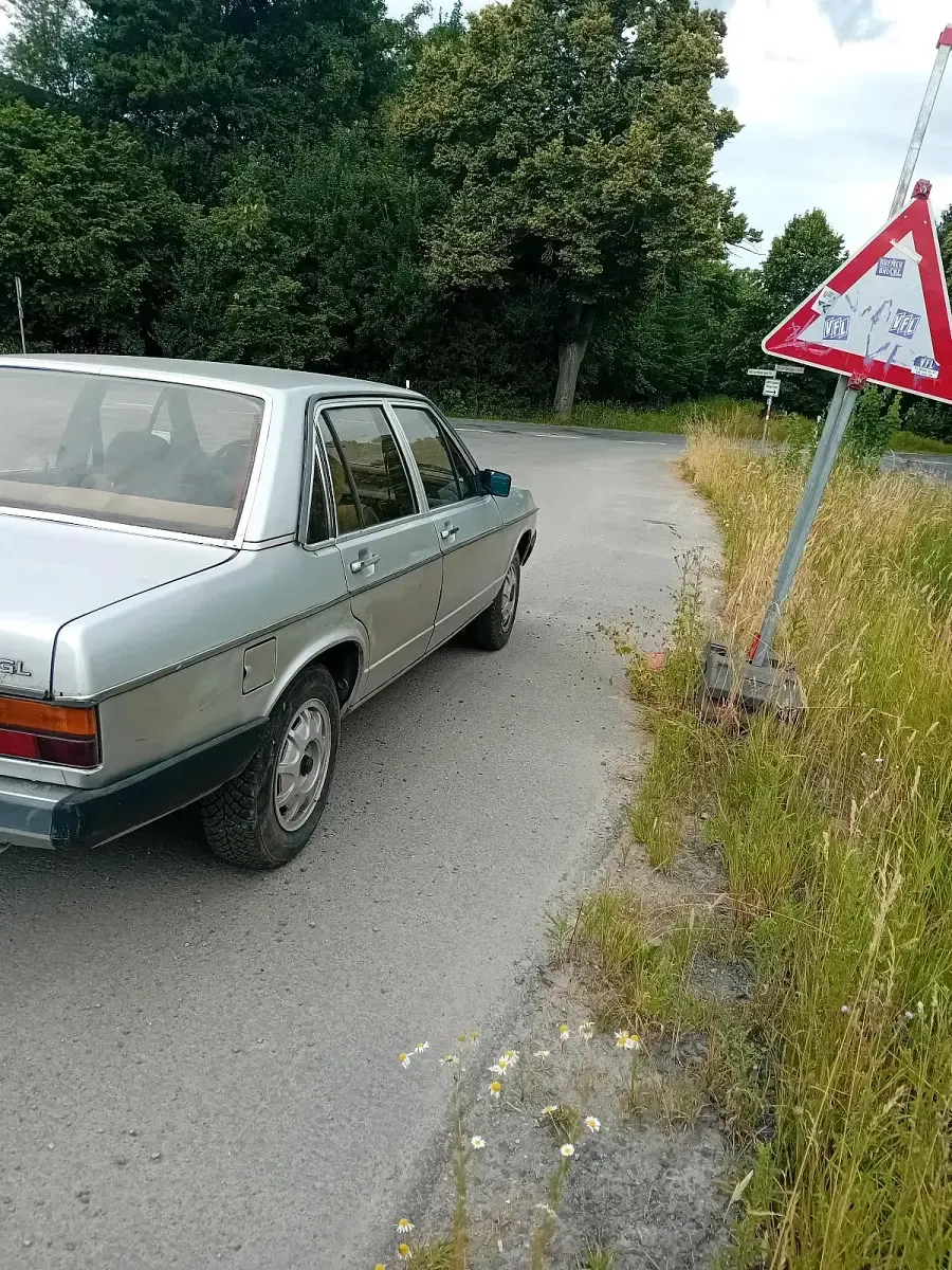 Gebraucht Audi 100 85 PS (62 kW) 1979 Silber Limousine