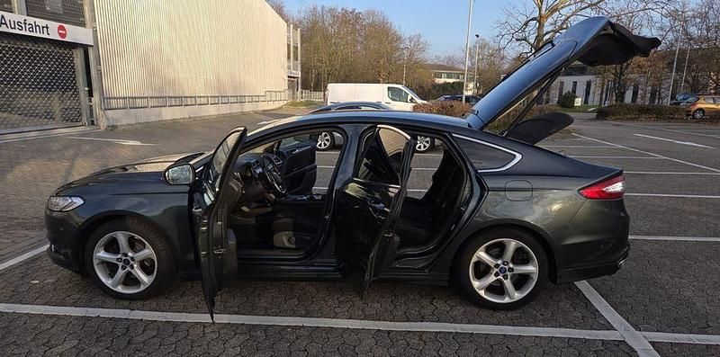 Gebraucht Ford Mondeo Titanium 180 PS (132 kW) 2016 Grün Limousine