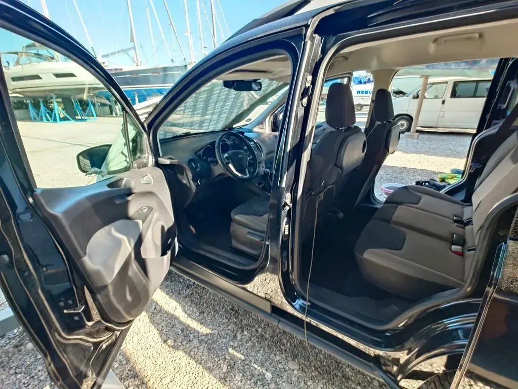 Gebraucht Ford Tourneo Courier 101 PS (74 kW) 2016 Schwarz Van / Kleinbus