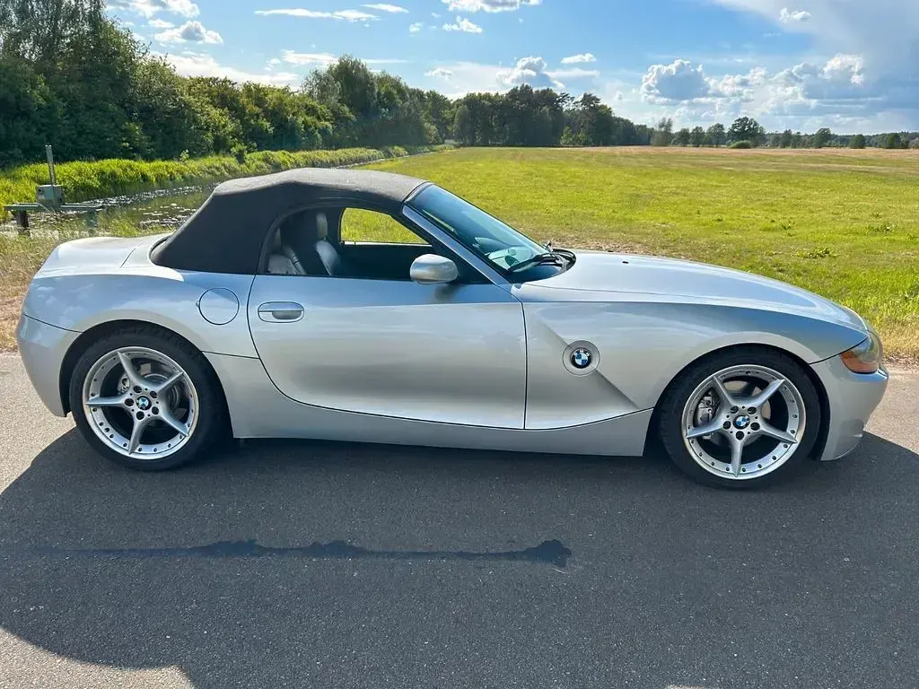 Gebraucht BMW Z4 Sport Line 231 PS (169 kW) 2003 Silber Cabrio