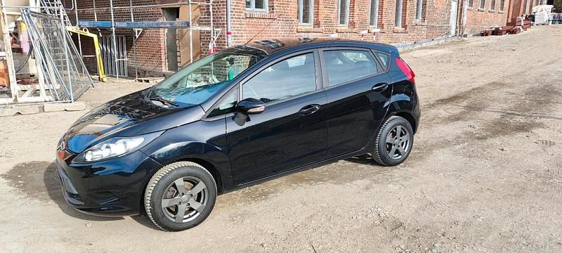 Gebraucht Ford Fiesta 82 PS (60 kW) 2010 Schwarz Kleinwagen