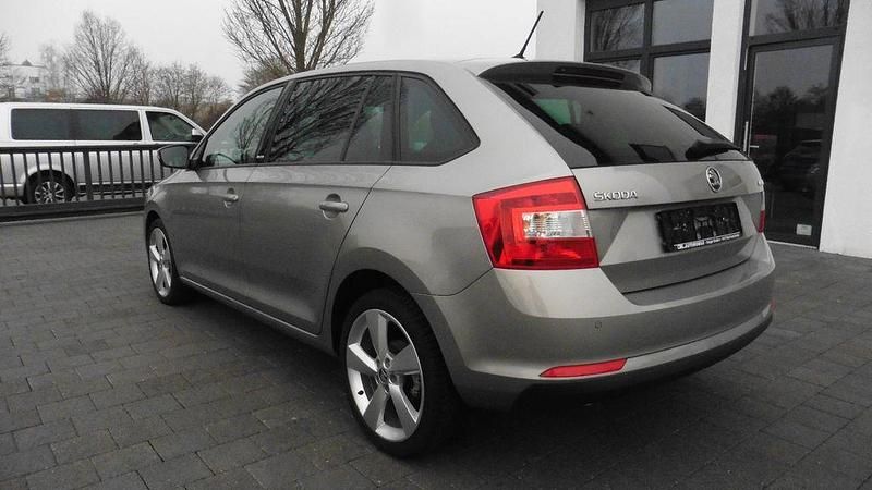 Gebraucht Skoda Rapid Joy 90 PS (66 kW) 2016 Beige Limousine