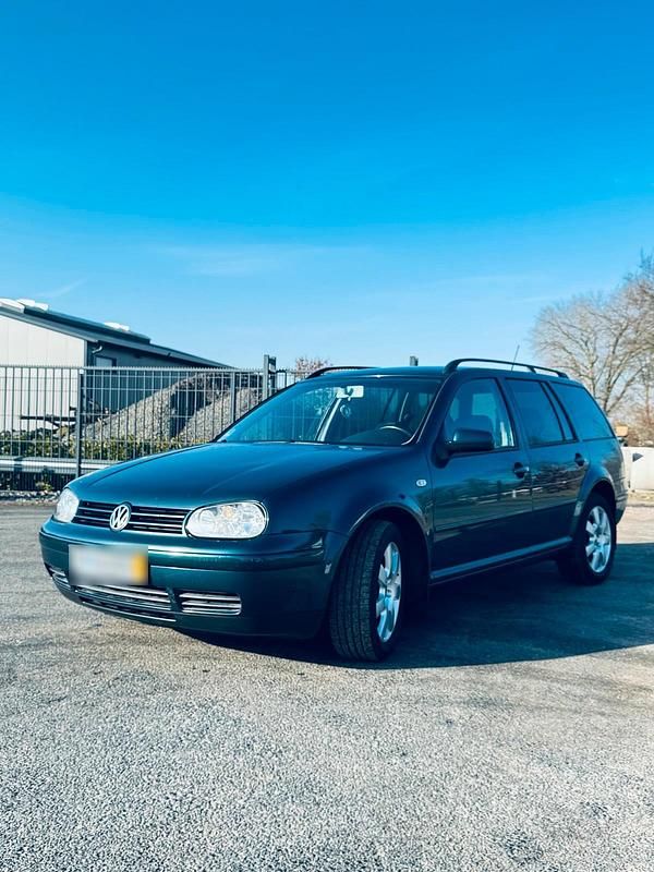 Second-hand VW Golf IV 105 CP (77 kW) 2004 Verde Break