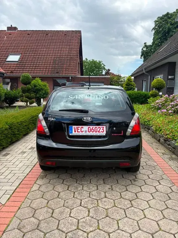 Gebraucht Kia Rio Attract 97 PS (71 kW) 2010 Schwarz Limousine