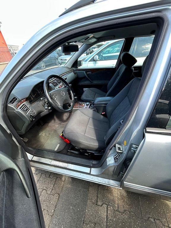 Gebraucht Mercedes 240 170 PS (125 kW) 2002 Silber Limousine