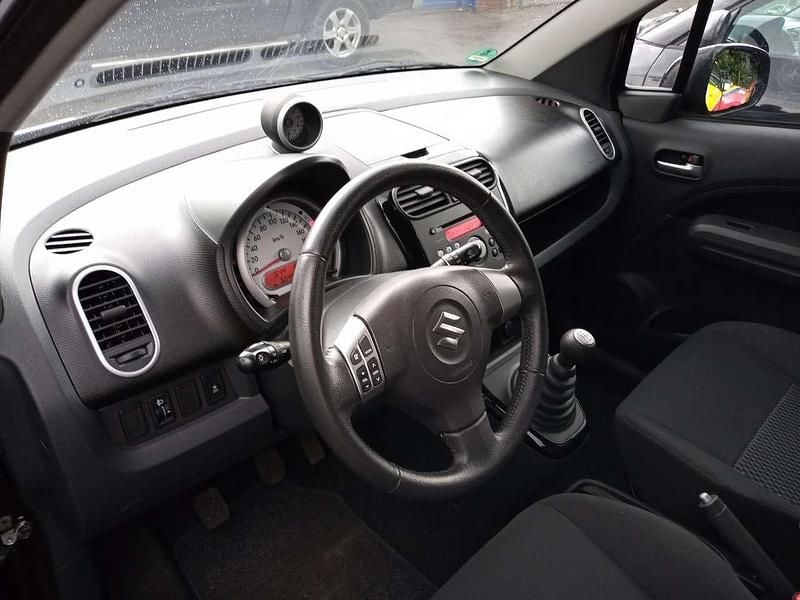 Gebraucht Suzuki Splash Comfort 94 PS (69 kW) 2013 Braun Kleinwagen