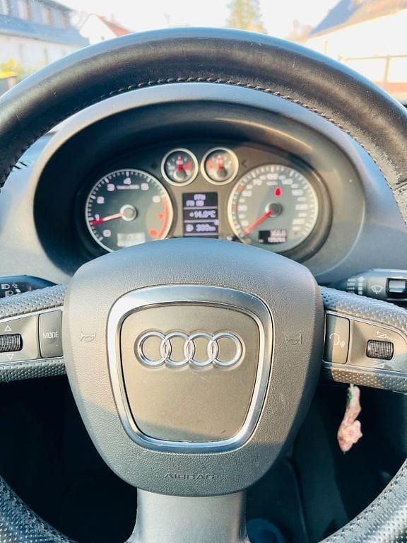 Gebraucht Audi A3 Cabriolet Ambition 105 PS (77 kW) 2011 Grau Cabrio