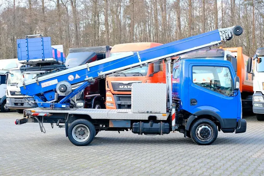 Gebraucht Nissan Cabstar 122 PS (89 kW) 2015 Blau Pickup