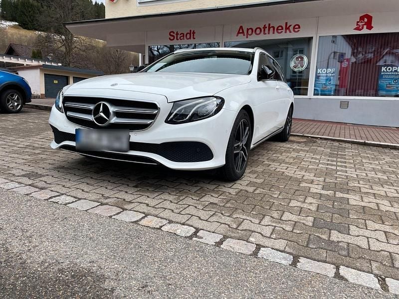 Gebraucht Mercedes E200 184 PS (135 kW) 2018 Weiß Kombi