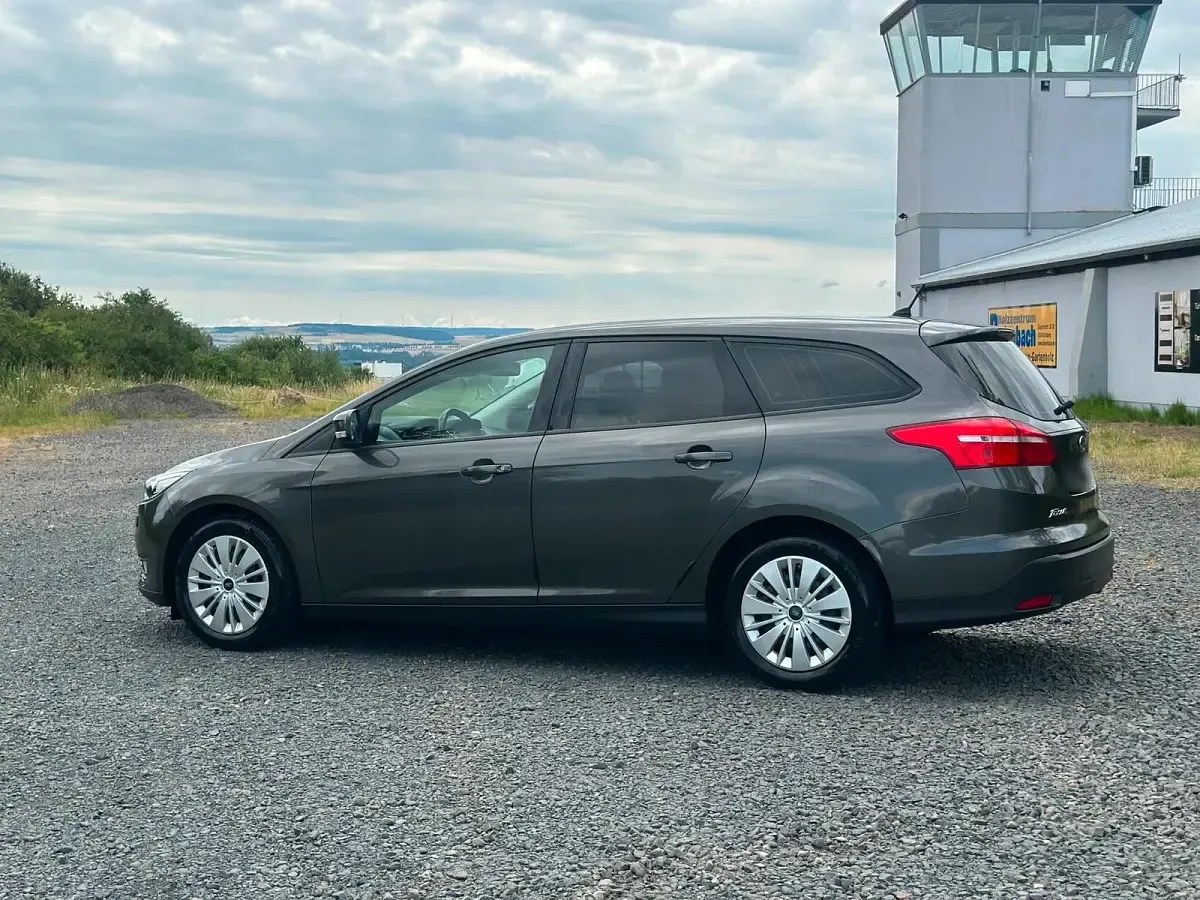 Gebraucht Ford Focus 150 PS (110 kW) 2015 Grau Kombi