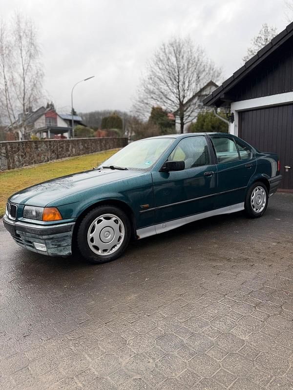 Gebraucht BMW 316 105 PS (77 kW) 1995 Grün Limousine