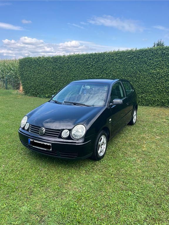 Schwarz Gebraucht 2004 VW Polo Cricket Limousine | 1.699 € (Guter Preis) - Bild 1/4