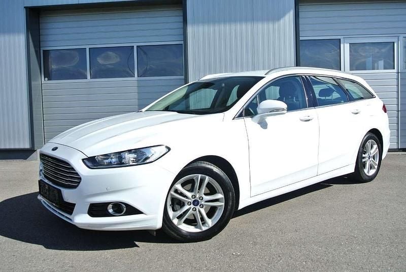 Gebraucht Ford Mondeo Titanium 120 PS (88 kW) 2015 Weiß Kombi