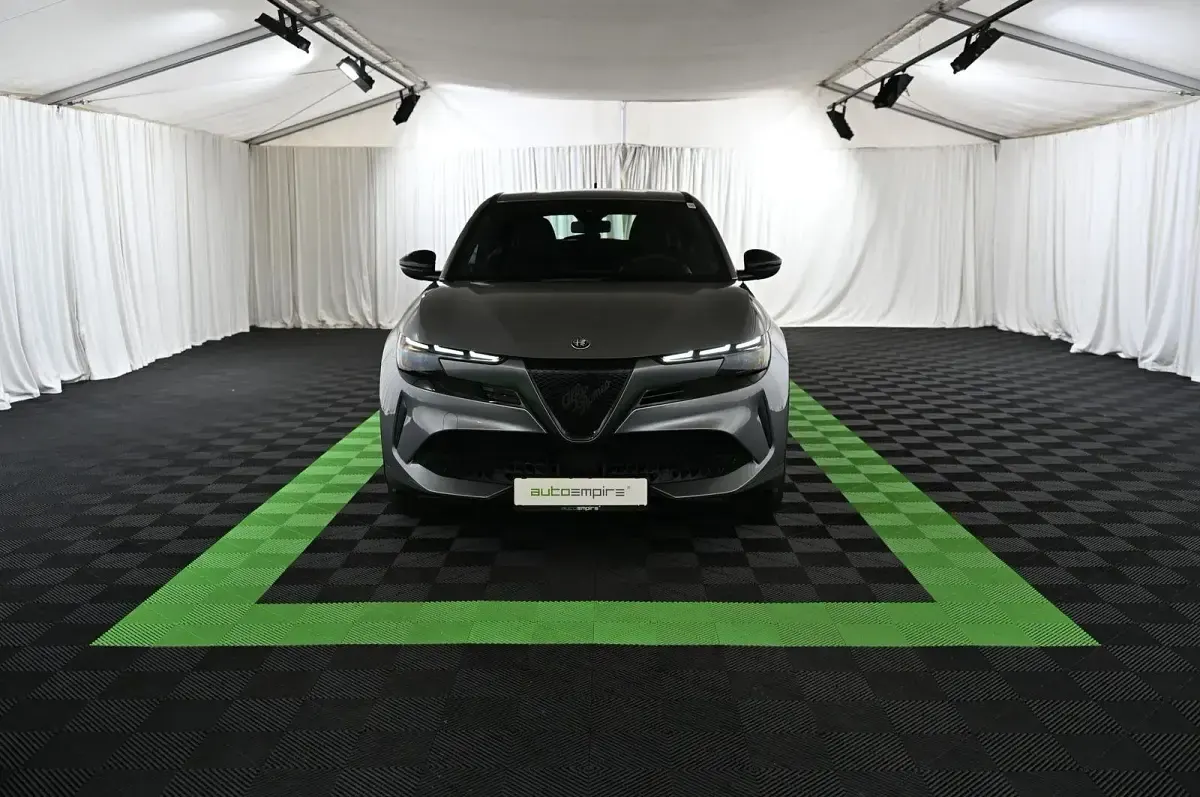 Gebraucht Alfa Romeo Junior 114 kW (156 PS) 2025 Grau SUV