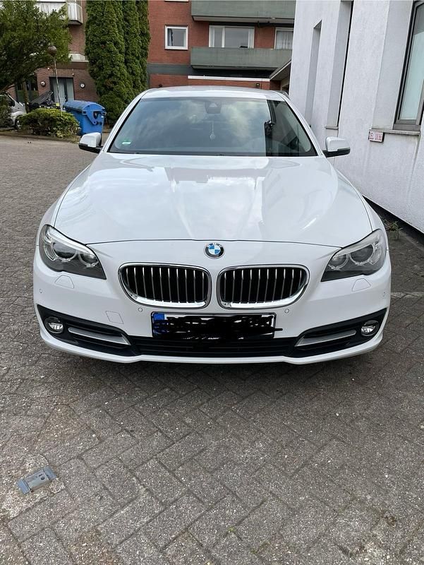 Gebraucht BMW 520 190 PS (139 kW) 2016 Weiß Limousine