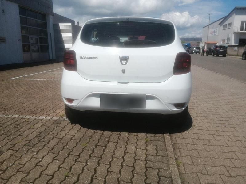 Gebraucht Dacia Sandero 75 PS (55 kW) 2019 Weiß Kleinwagen
