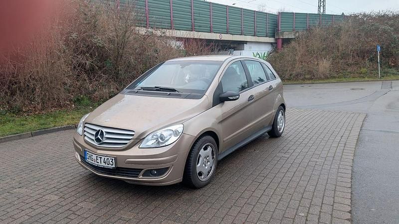 Gold Gebraucht 2006 Mercedes B180 Van / Kleinbus | 2.800 € (Superpreis) - Bild 1/4