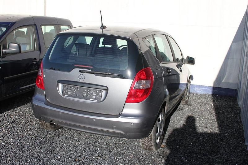 Gebraucht Mercedes A160 95 PS (69 kW) 2011 Grau Limousine