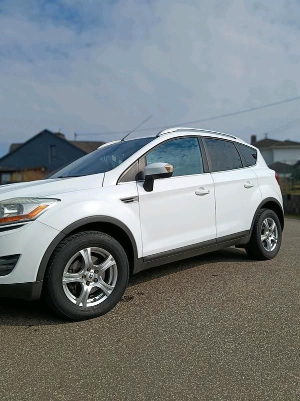 Gebraucht Ford Kuga Titanium 200 PS (147 kW) 2009 Weiß SUV