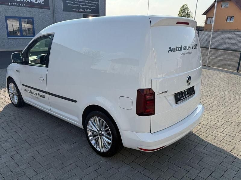 Second-hand VW Caddy 75 CP (55 kW) 2020 Alb Monovolum