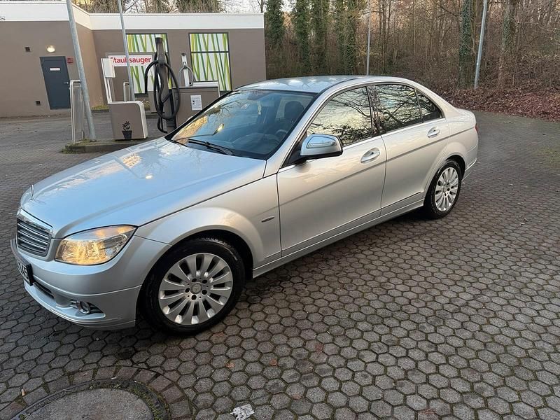 Silber Gebraucht 2007 Mercedes C220 Limousine | 5.800 € (Fairer Preis) - Bild 1/4