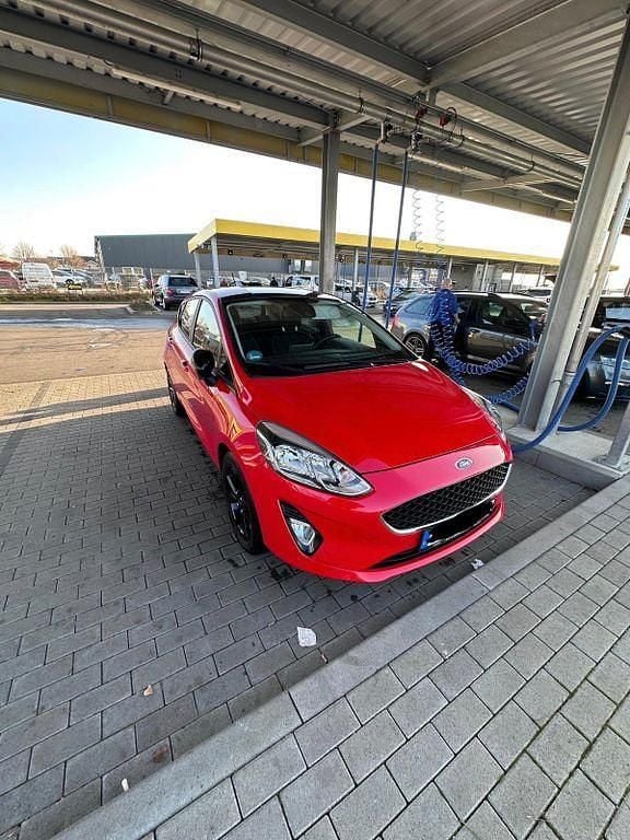 Gebraucht Ford Fiesta Active 101 PS (74 kW) 2018 Rot Kleinwagen