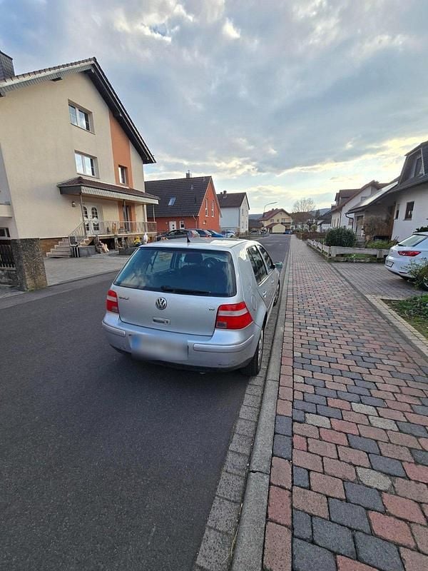 Gebraucht VW Golf IV 105 PS (77 kW) 2003 Silber Limousine