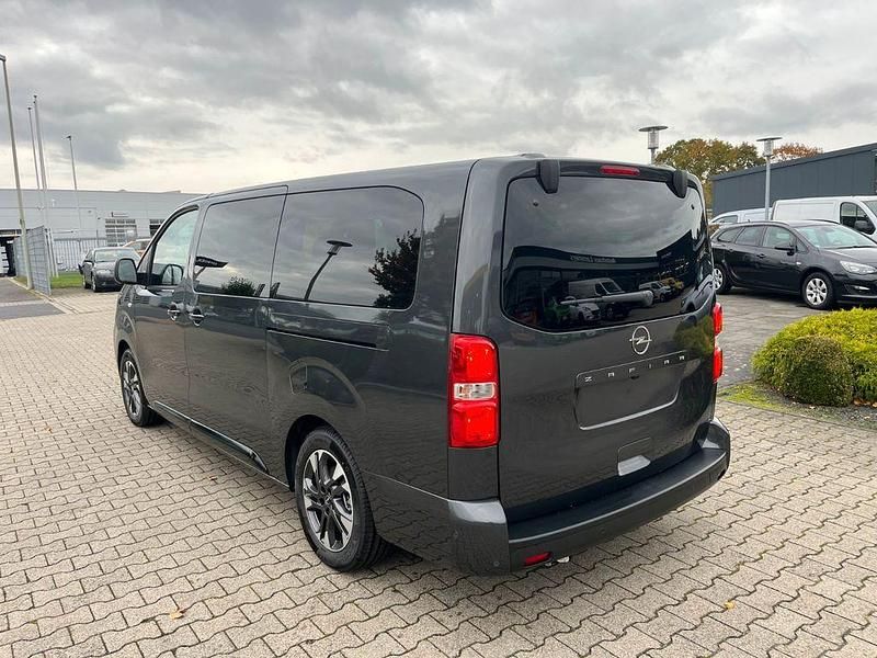 Neu Opel Zafira 177 PS (130 kW) 2025 Grau Van / Kleinbus