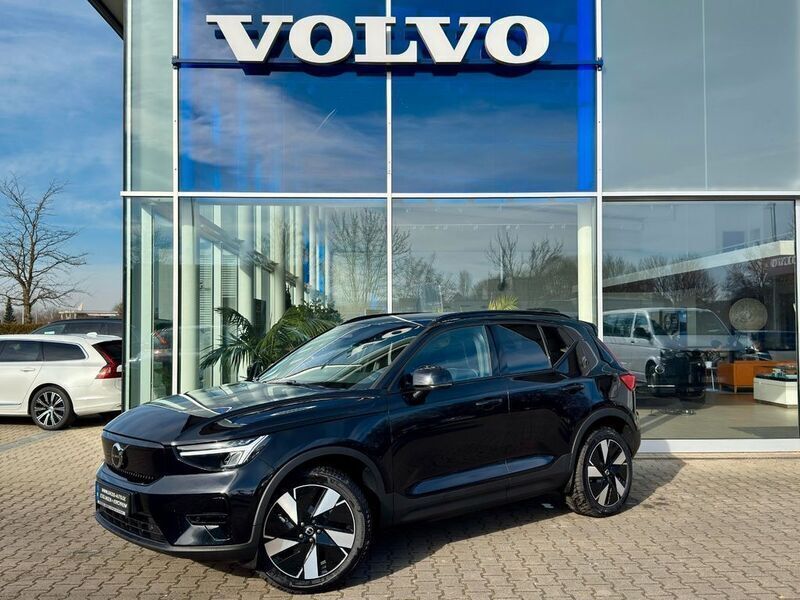 Schwarz Neu 2024 Volvo XC40 Plus SUV | 48.900 € (Teuer) - Bild 1/4