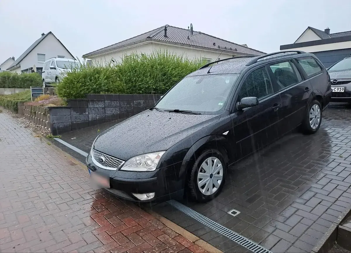 Gebraucht Ford Mondeo 125 PS (91 kW) 2006 Schwarz Limousine