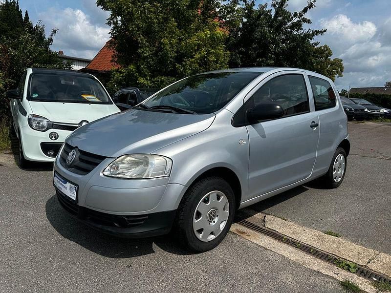 Silber Gebraucht 2007 VW Fox Basis Kleinwagen | 3.499 € (Etwas zu teuer) - Bild 1/4