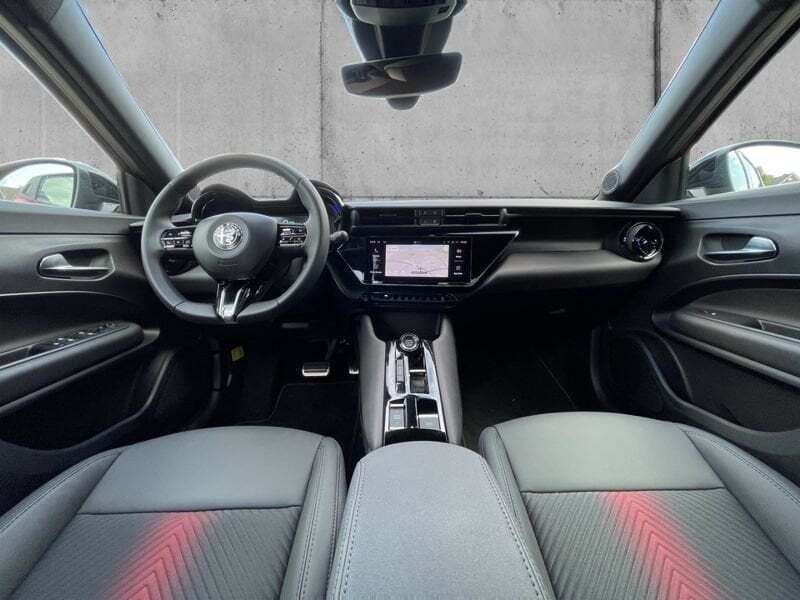 Gebraucht Alfa Romeo Junior Edizione Speciale 114 kW (156 PS) 2024 Rot SUV