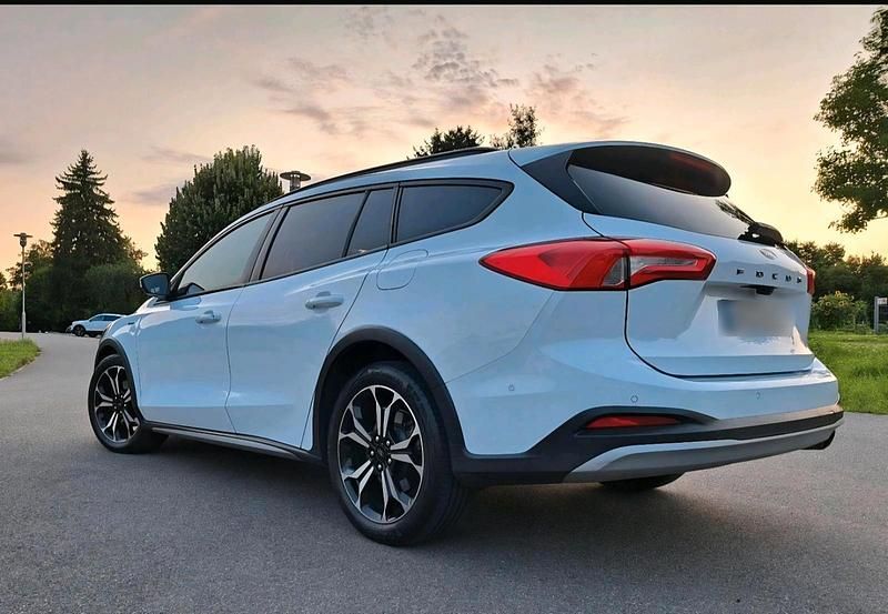 Usata Ford Focus Active 151 CV (111 kW) 2020 Bianco Station wagon